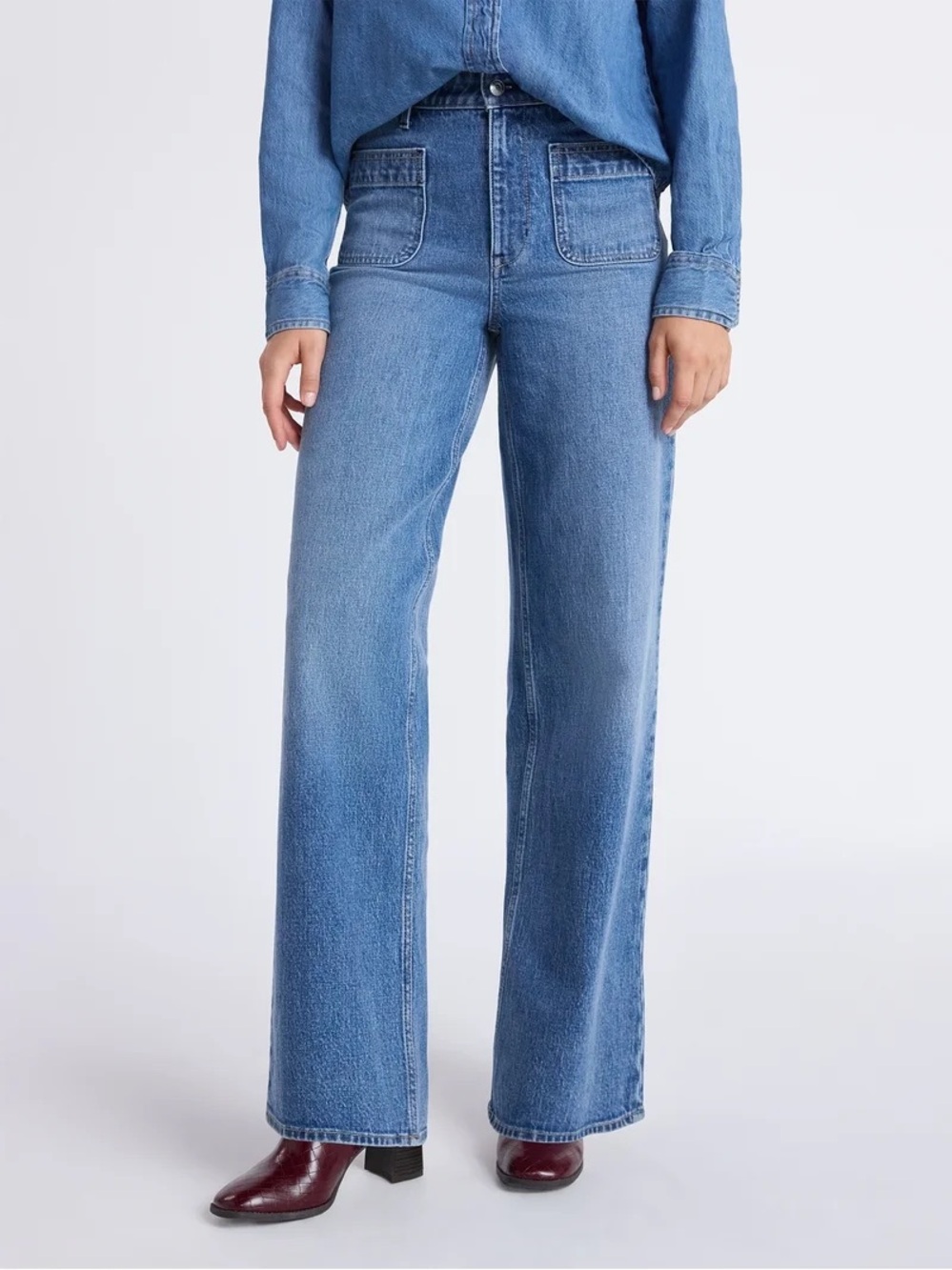 FREE ASSEMBLY NWT High Rise Wide Leg Patch Pocket Jeans, Size 4